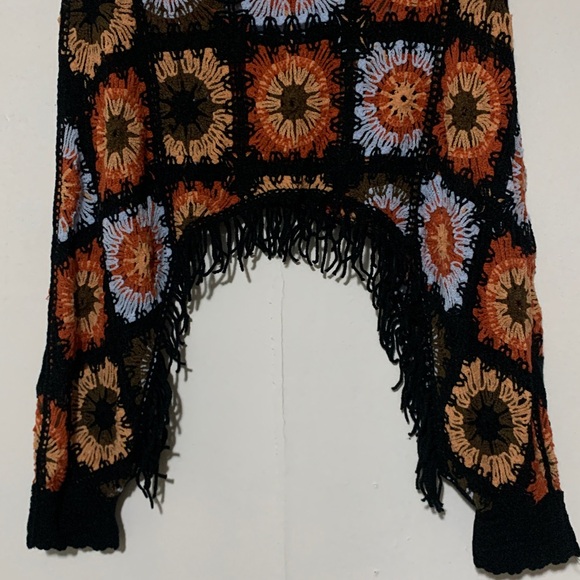 Handmade Granny Square Boho Fringed Crop top - Picture 3 of 9